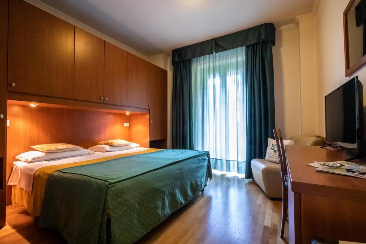 Hotel Centro Benessere Gardel アルタ・テルメ エクステリア 写真