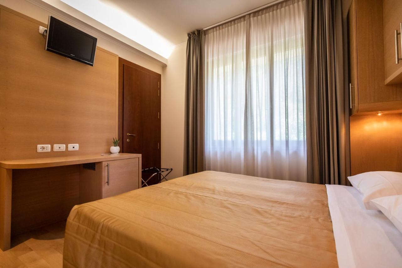 Hotel Centro Benessere Gardel アルタ・テルメ エクステリア 写真
