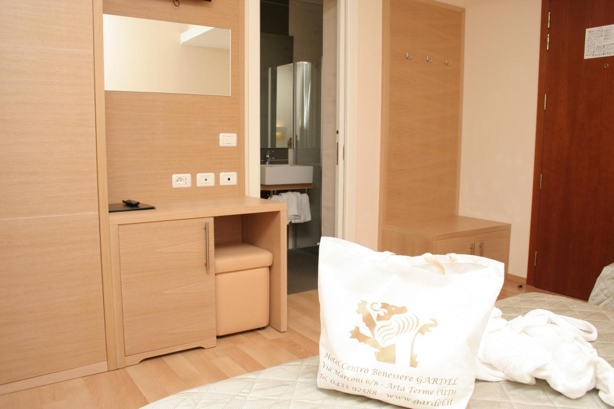 Hotel Centro Benessere Gardel アルタ・テルメ エクステリア 写真