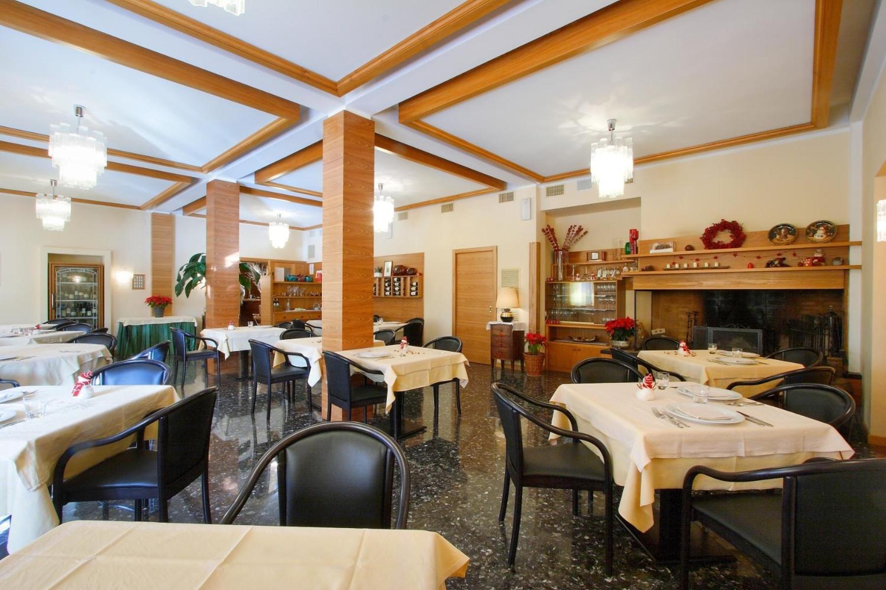 Hotel Centro Benessere Gardel アルタ・テルメ エクステリア 写真