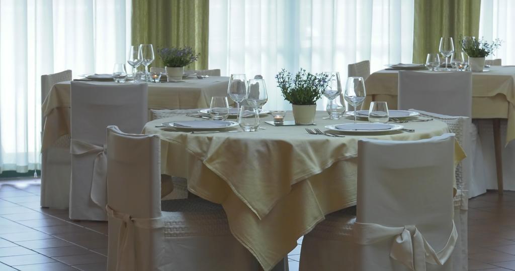 Hotel Centro Benessere Gardel アルタ・テルメ エクステリア 写真